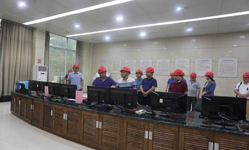 发展集团党委书记、董事长谭建华带队督查分公司防洪防汛工作 发展集团党委书记、董事长谭建华带队督查分公司防洪防汛工作