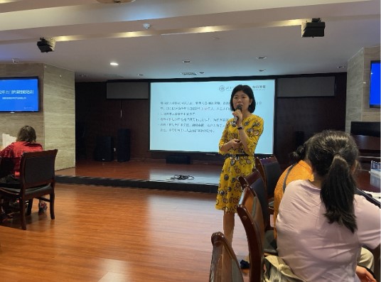 “强化岗位技能,培养业务人才” ——九游·会(J9)官方网站养老联合湖南中医药大学护理学院组织开展养老护理员专题培训 “强化岗位技能,培养业务人才” ——九游·会(J9)官方网站养老联合湖南中医药大学护理学院组织开展养老护理员专题培训