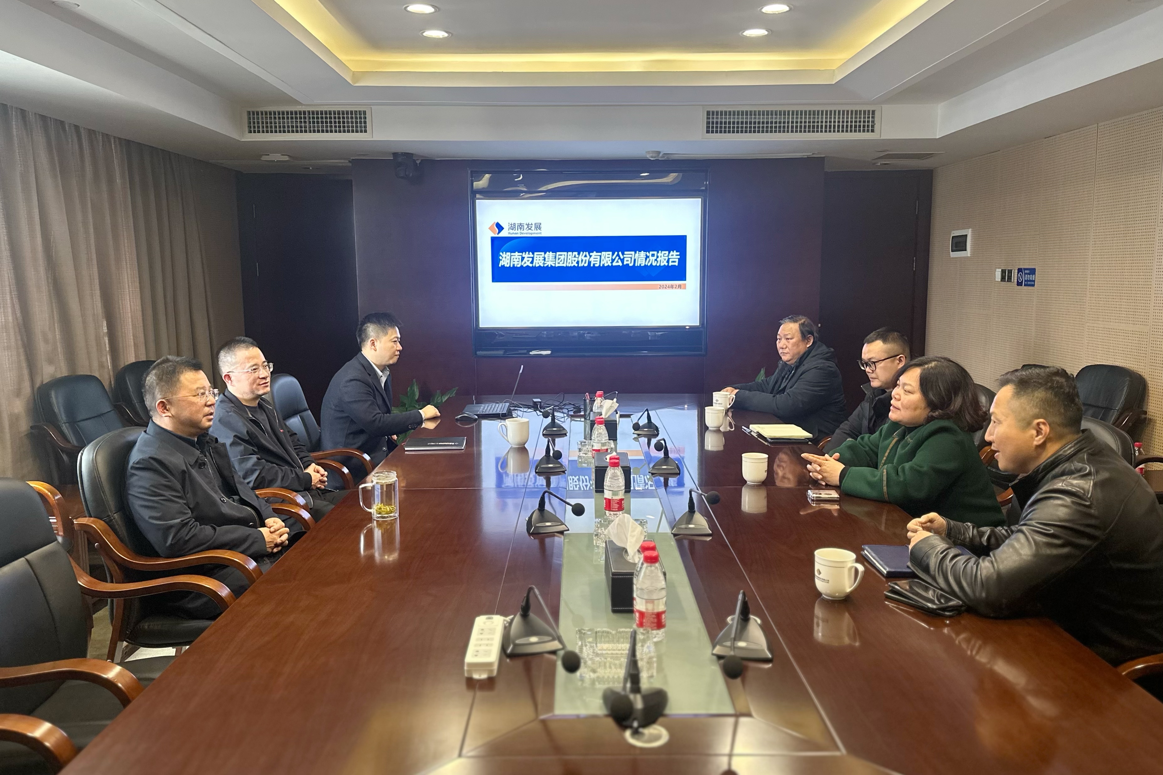 绥宁县李熙桥镇党委一行赴九游·会(J9)官方网站开展党建联村走访座谈